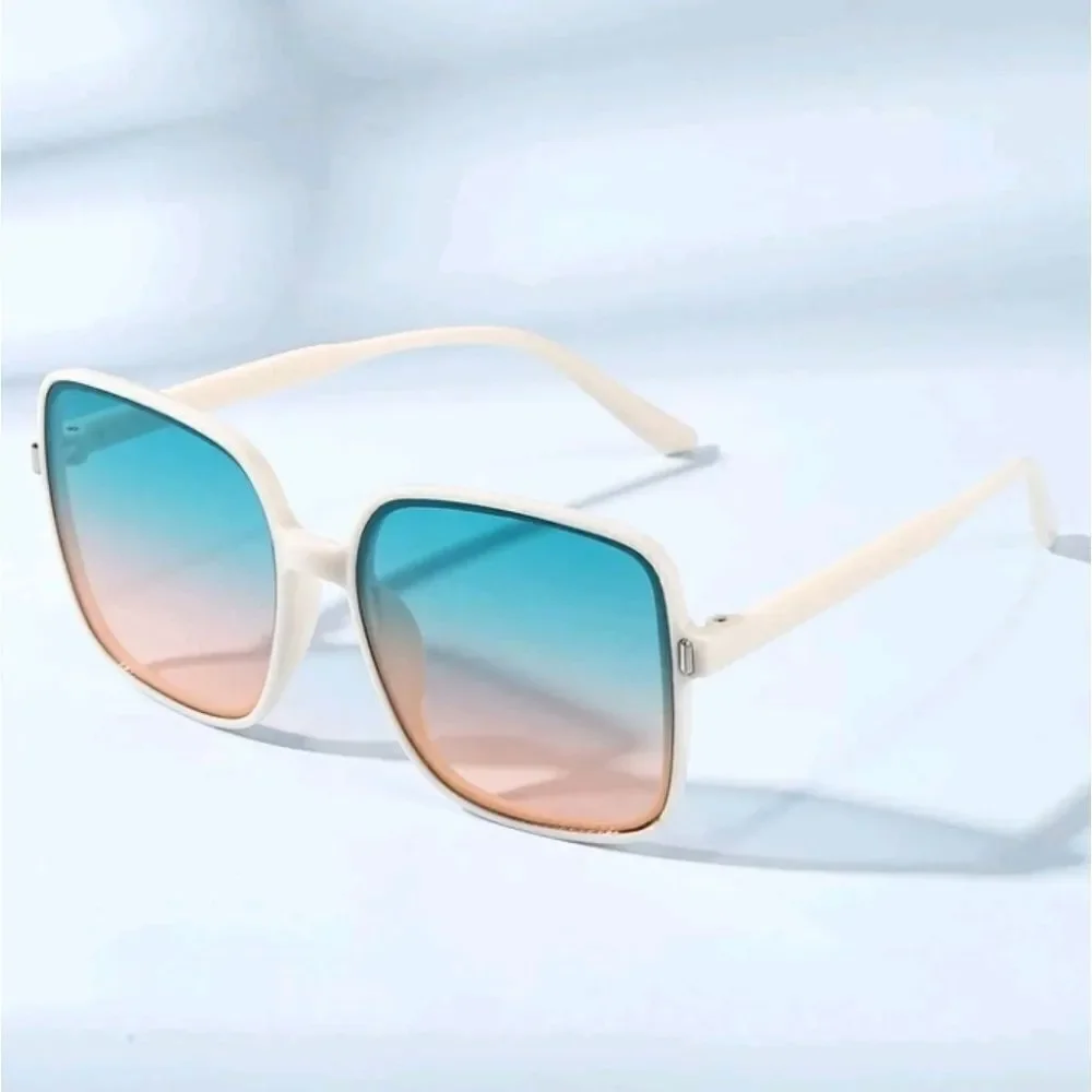 Oversized LUXURY STYLE SUNGLASSES